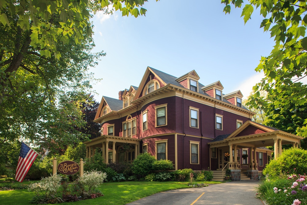 Exterior photo of Maine Bed and Breakfast for sale