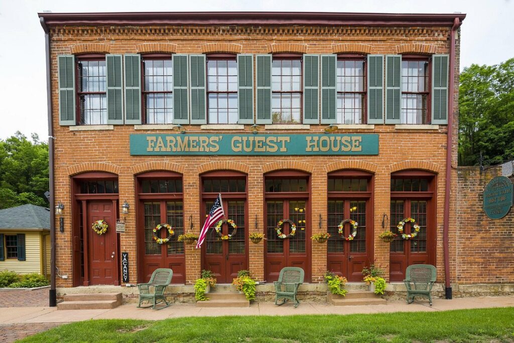 Exterior photo of Farmers Guest House in Galena IL