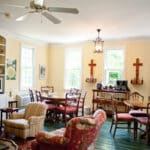 Living-Room-at-Illinois-bed-and-breakfast-for-sale