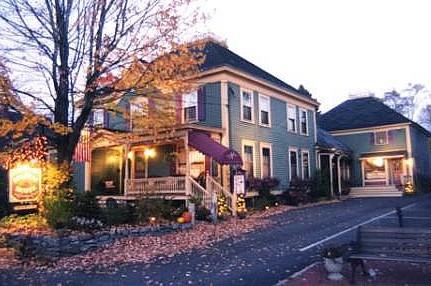 Austin's Holidae House-Maine Western Mountains Bed and Breakfast 1