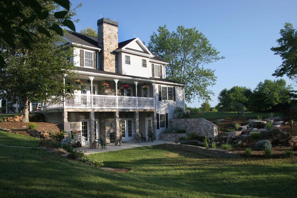 Exterior image of Pennsylvania Inn for sale