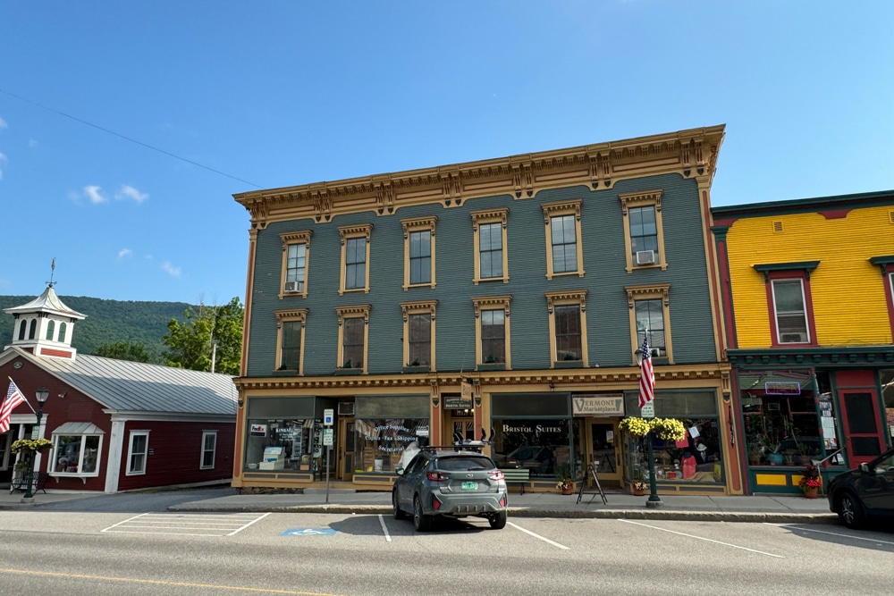 Exterior-of-Bristol-Suites-Hotel-for-Sale-Vermont