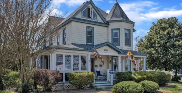 Exterior photo of Chesapeake Bay MD Bed and Breakfast for sale