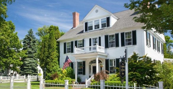 Exterior photo of Captain Jefferds Inn Maine