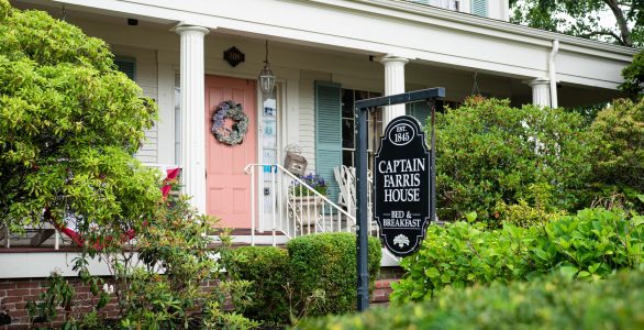 Exterior image of Captain Farris Bed and Breakfast on Cape Cod