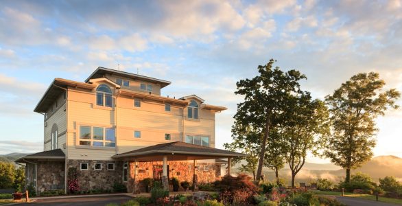 Exterior photo of Georgia Inn