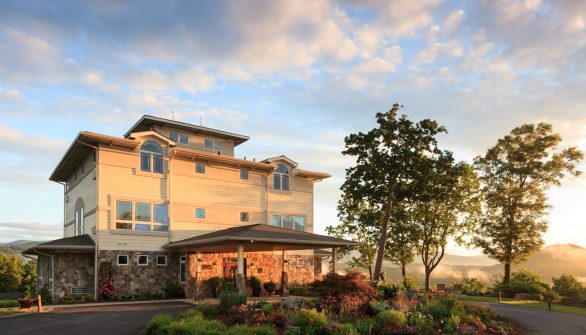 Exterior photo of Georgia Inn