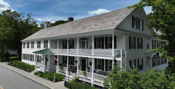 Exterior-of-Vermont-Inn-for-Sale